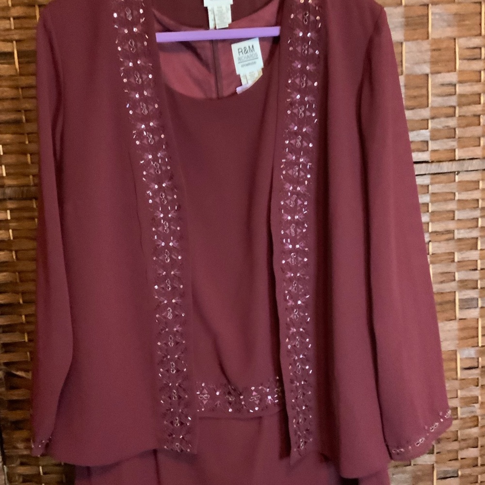 R & M Richards 2 Pc Dress Suit - Picture 2 of 8